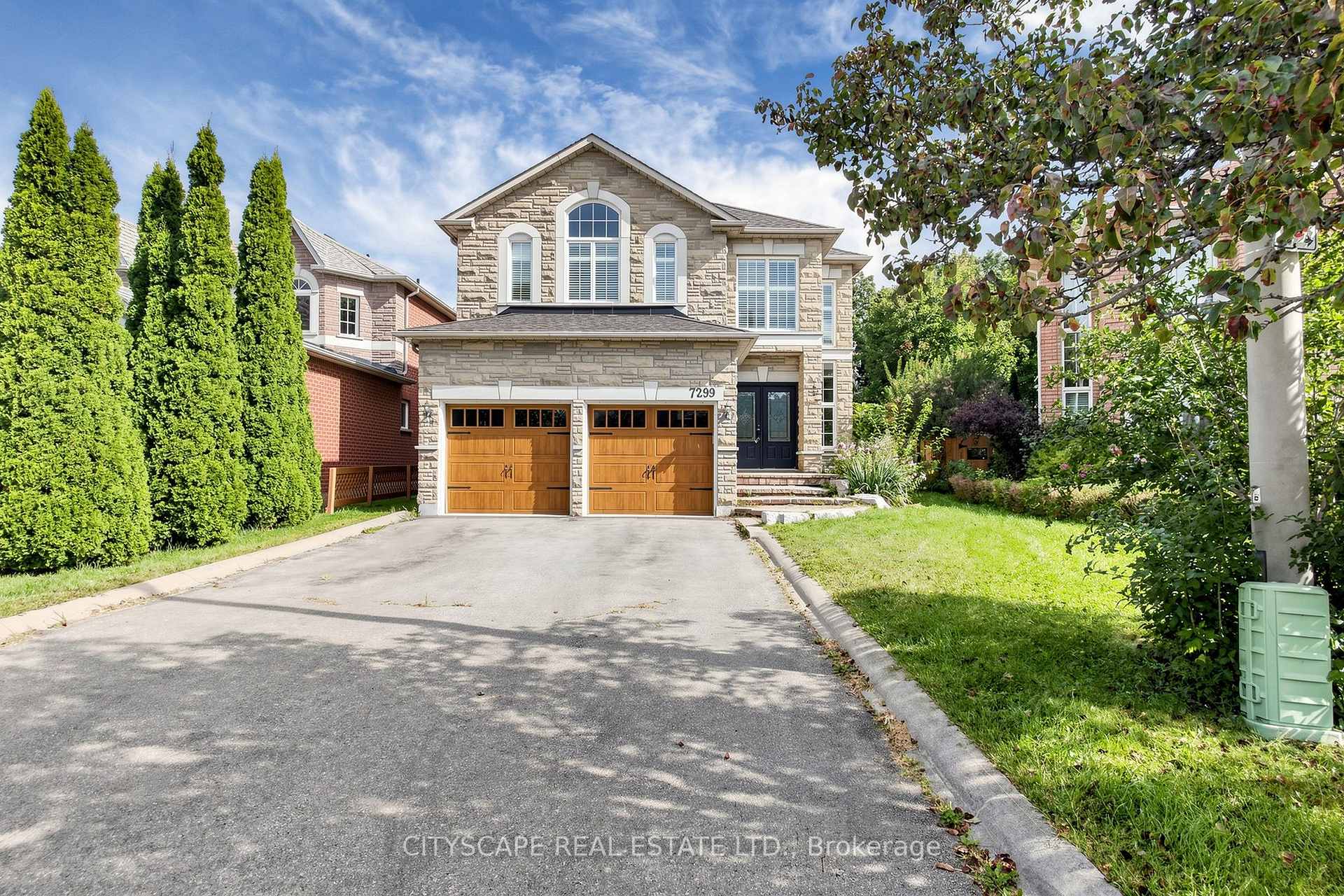 Photo 2 of 7299 Waldorf Way, Mississauga, Meadowvale Village — HOMEH