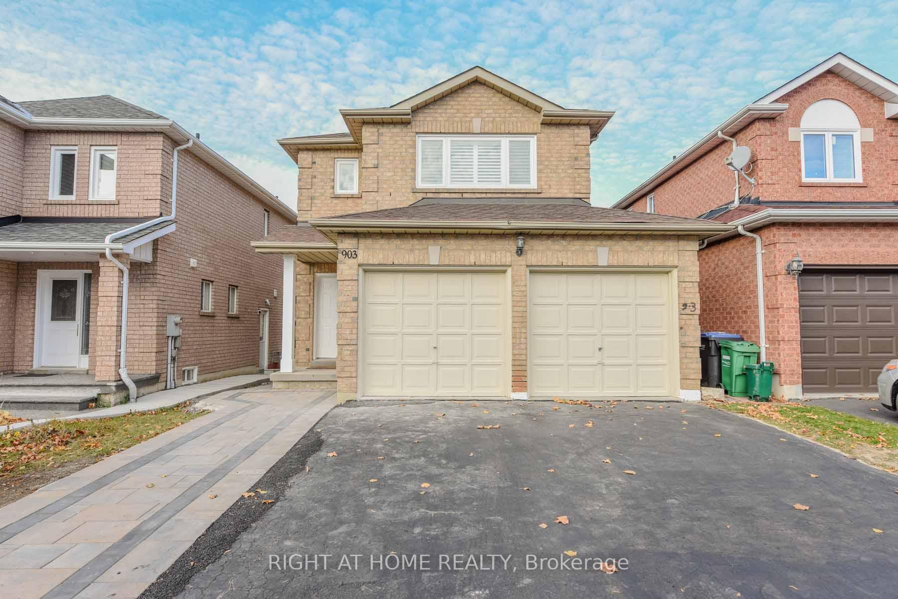 Photo 1 of 903 Blyleven Boulevard, Mississauga, East Credit — HOMEH