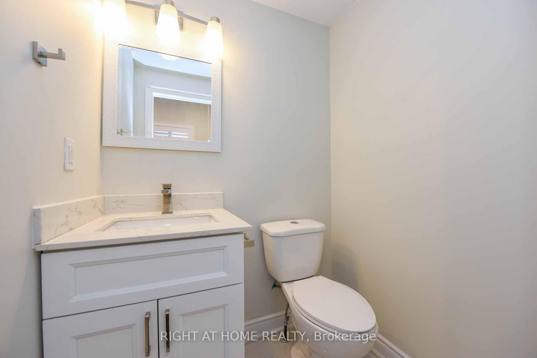 Photo 13 of 903 Blyleven Boulevard, Mississauga, East Credit — HOMEH