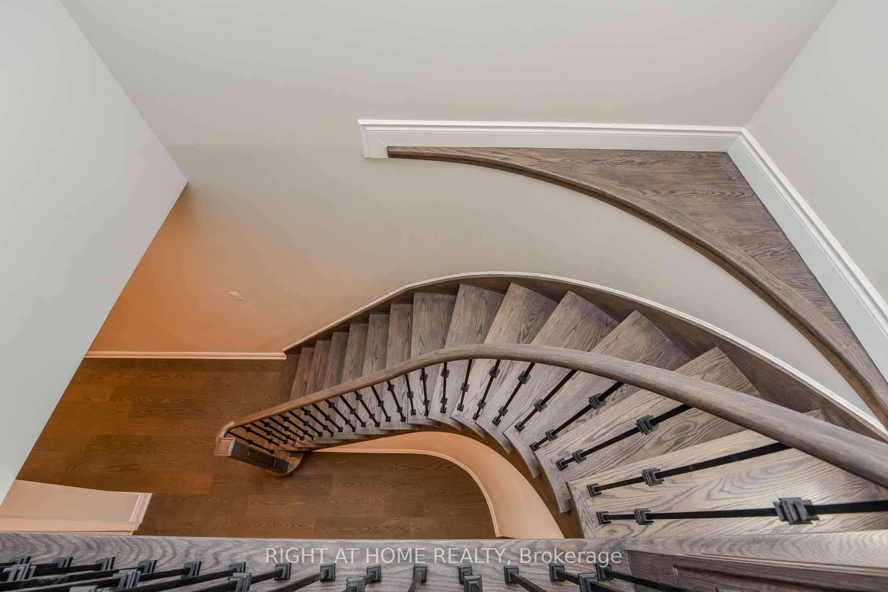 Photo 15 of 903 Blyleven Boulevard, Mississauga, East Credit — HOMEH