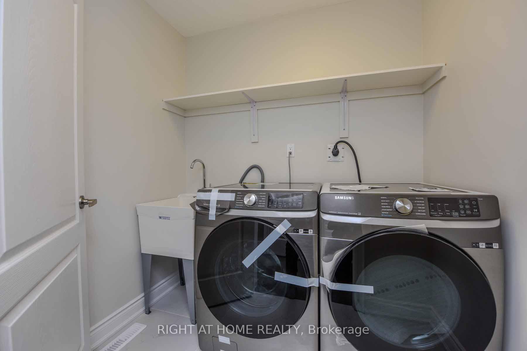 Photo 17 of 903 Blyleven Boulevard, Mississauga, East Credit — HOMEH