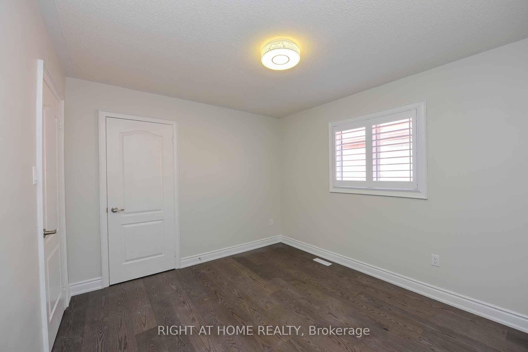 Photo 22 of 903 Blyleven Boulevard, Mississauga, East Credit — HOMEH