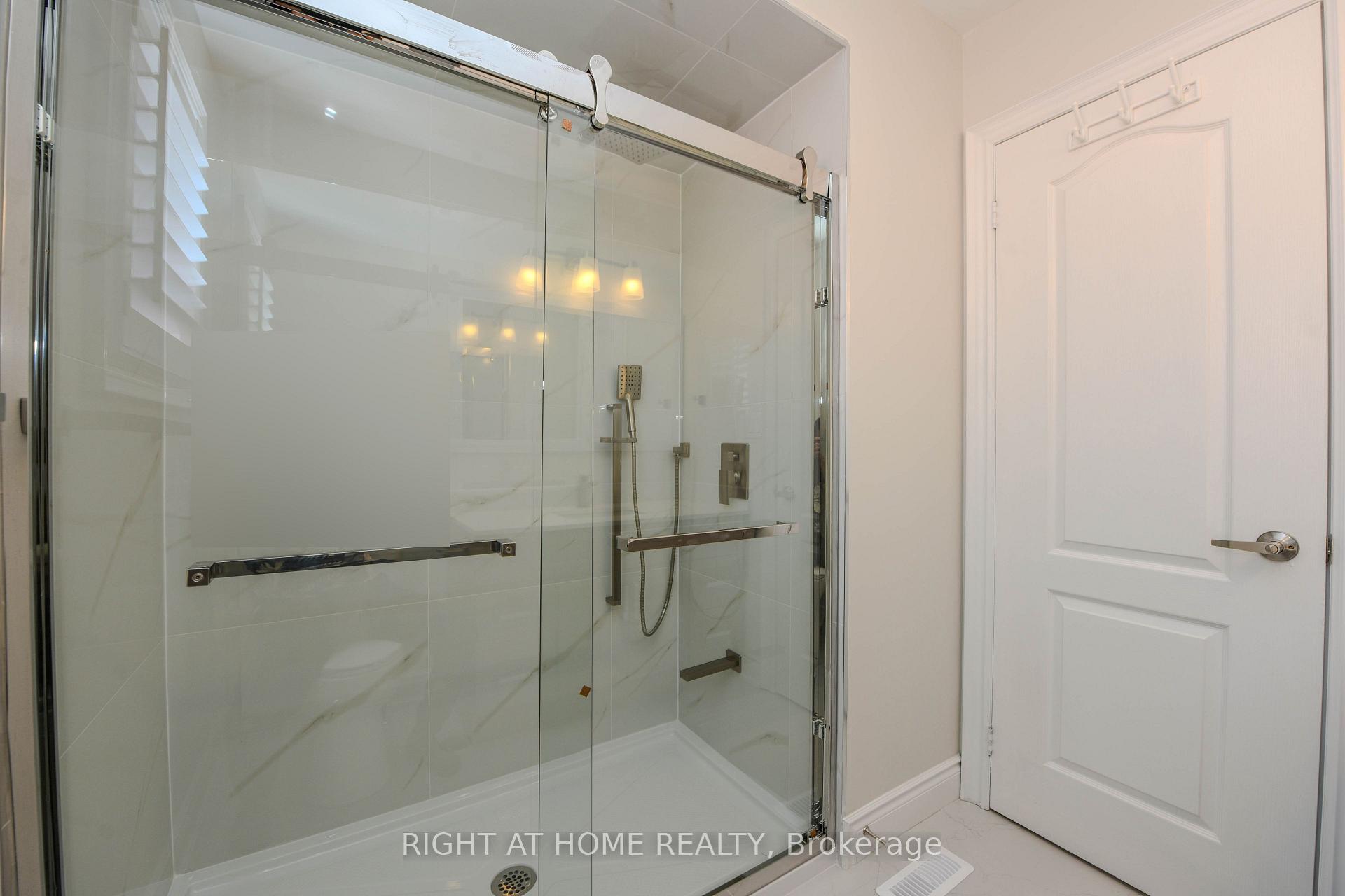 Photo 24 of 903 Blyleven Boulevard, Mississauga, East Credit — HOMEH