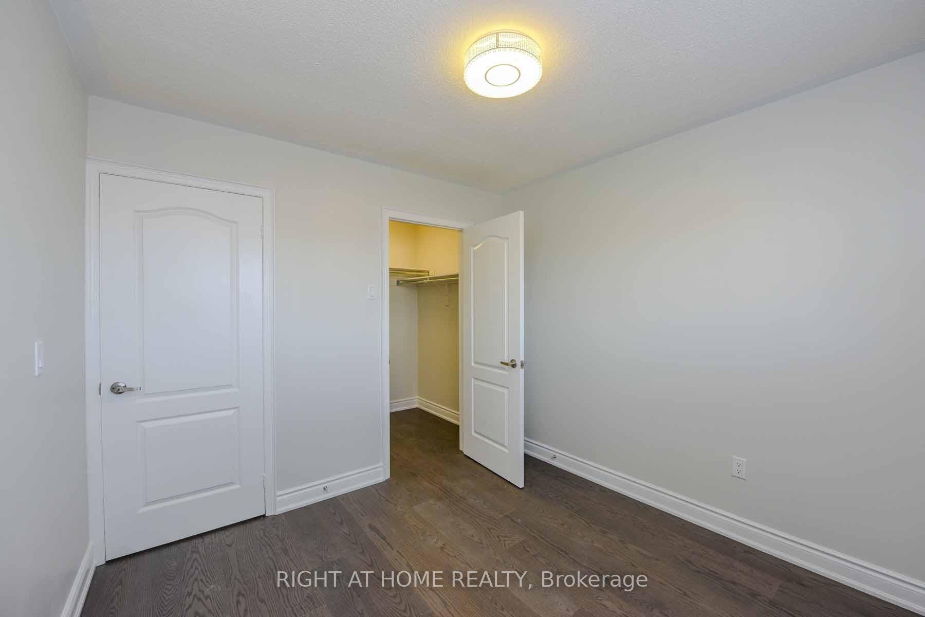 Photo 25 of 903 Blyleven Boulevard, Mississauga, East Credit — HOMEH