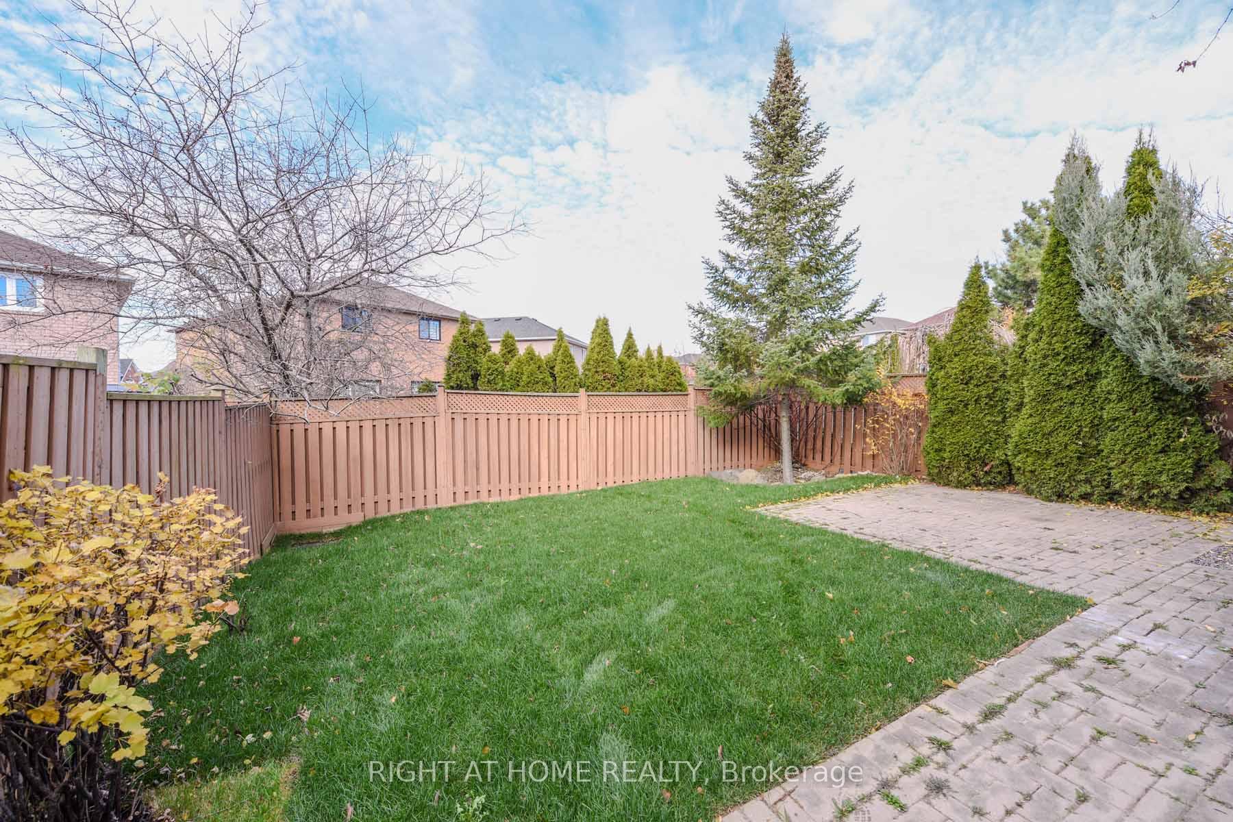 Photo 29 of 903 Blyleven Boulevard, Mississauga, East Credit — HOMEH