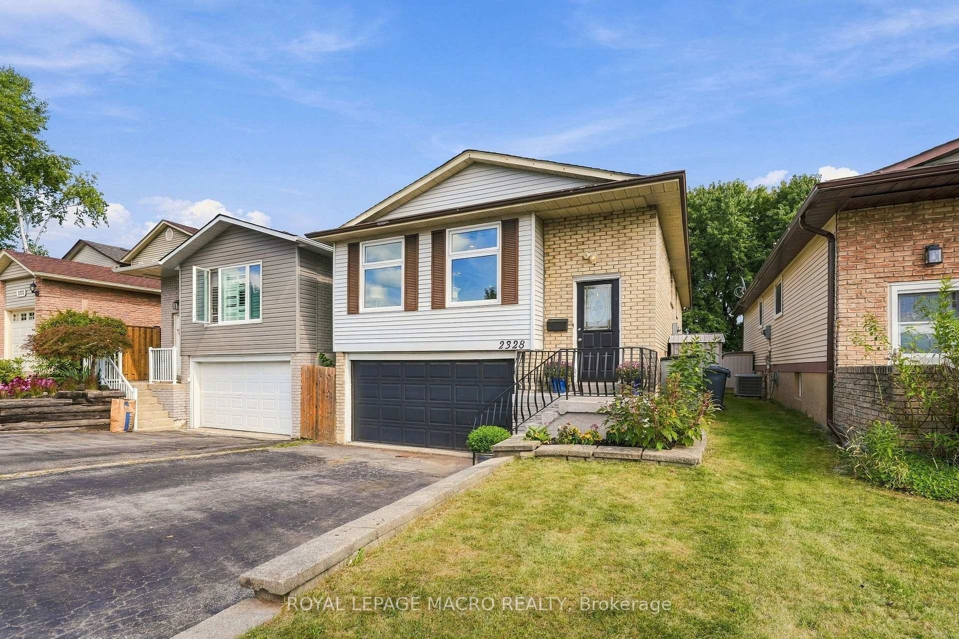 Photo 3 of 2328 Malcolm Crescent, Burlington, Brant Hills — HOMEH