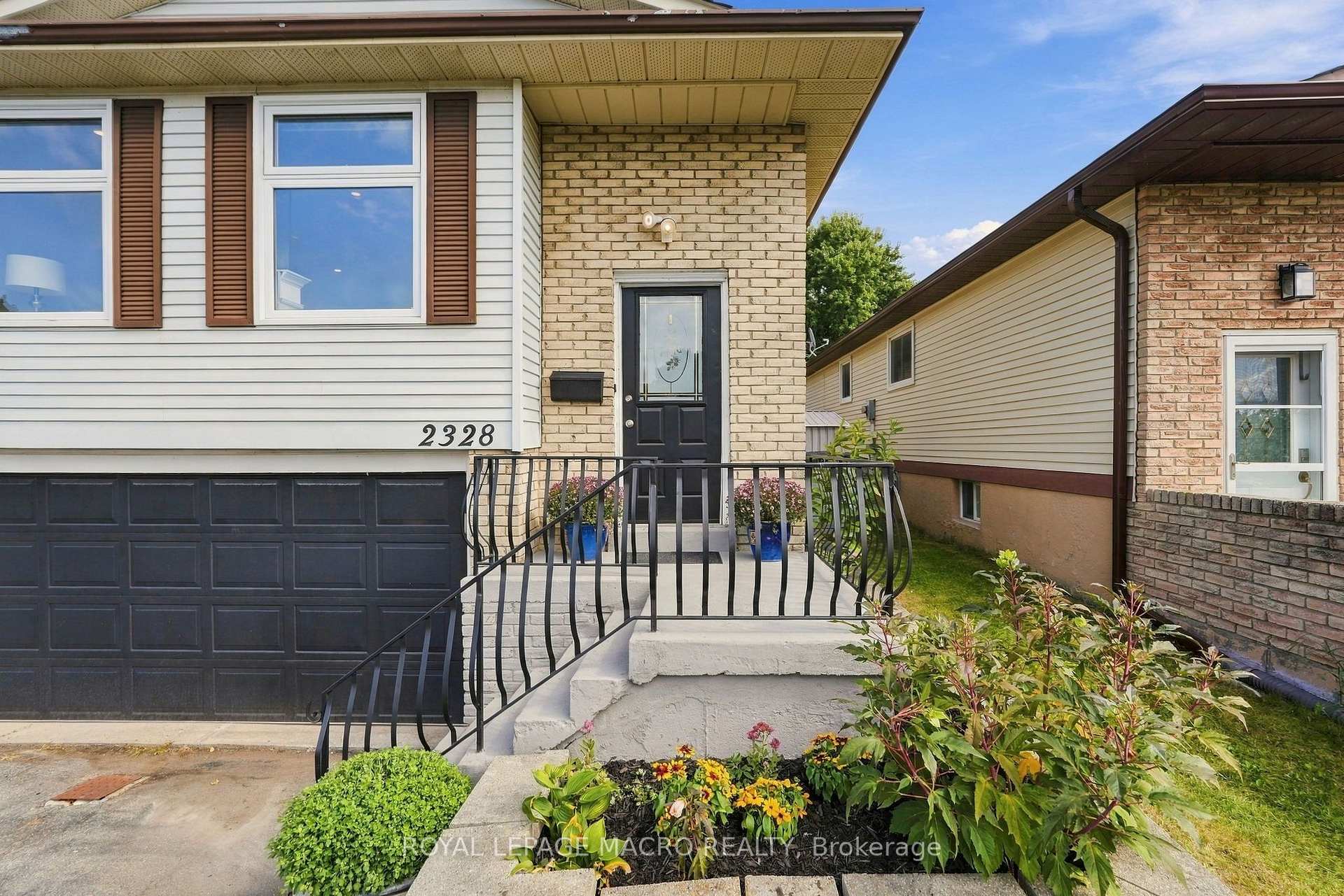 Photo 4 of 2328 Malcolm Crescent, Burlington, Brant Hills — HOMEH