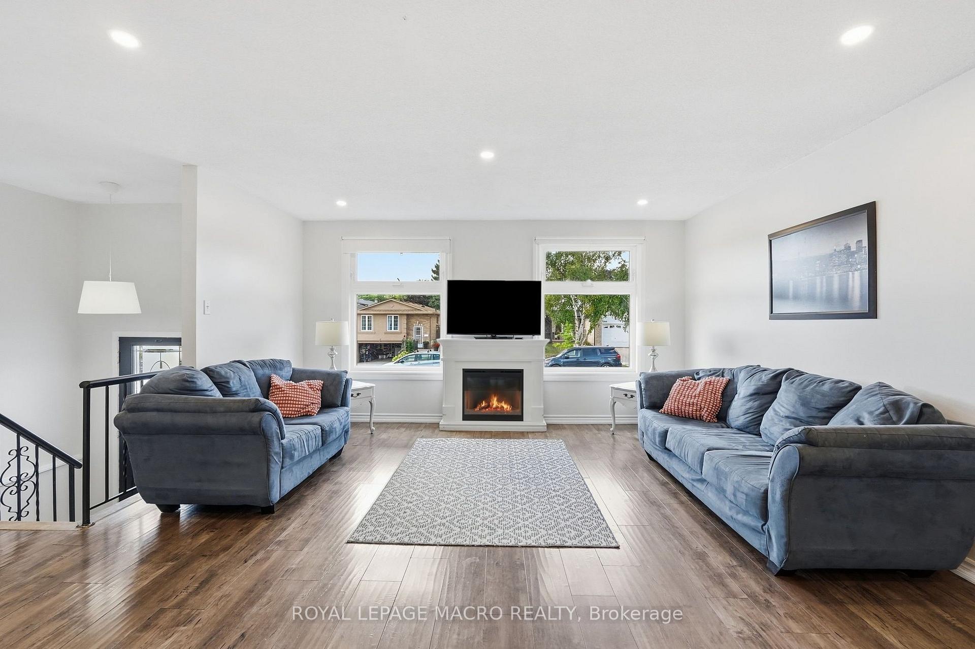 Photo 7 of 2328 Malcolm Crescent, Burlington, Brant Hills — HOMEH
