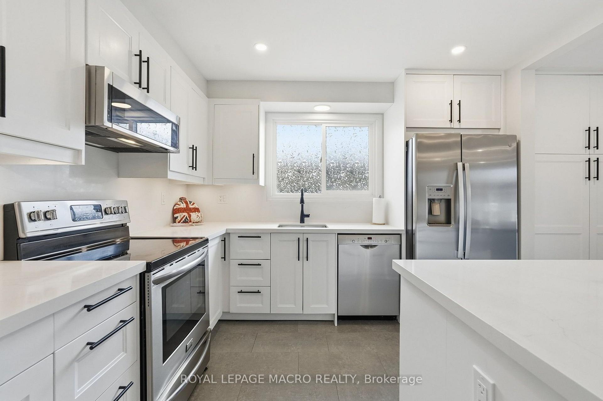 Photo 12 of 2328 Malcolm Crescent, Burlington, Brant Hills — HOMEH