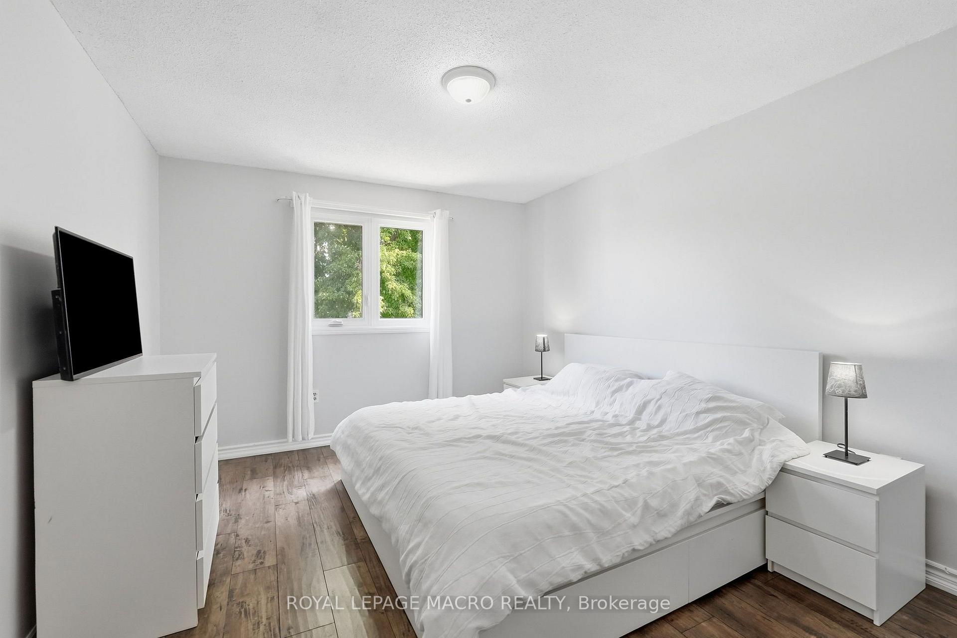Photo 16 of 2328 Malcolm Crescent, Burlington, Brant Hills — HOMEH