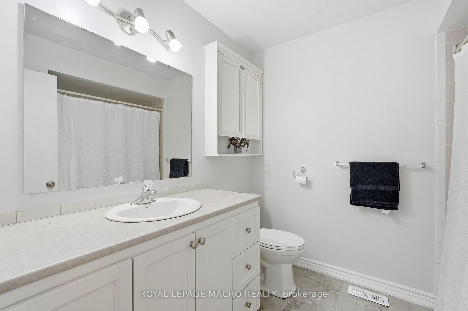 Photo 21 of 2328 Malcolm Crescent, Burlington, Brant Hills — HOMEH