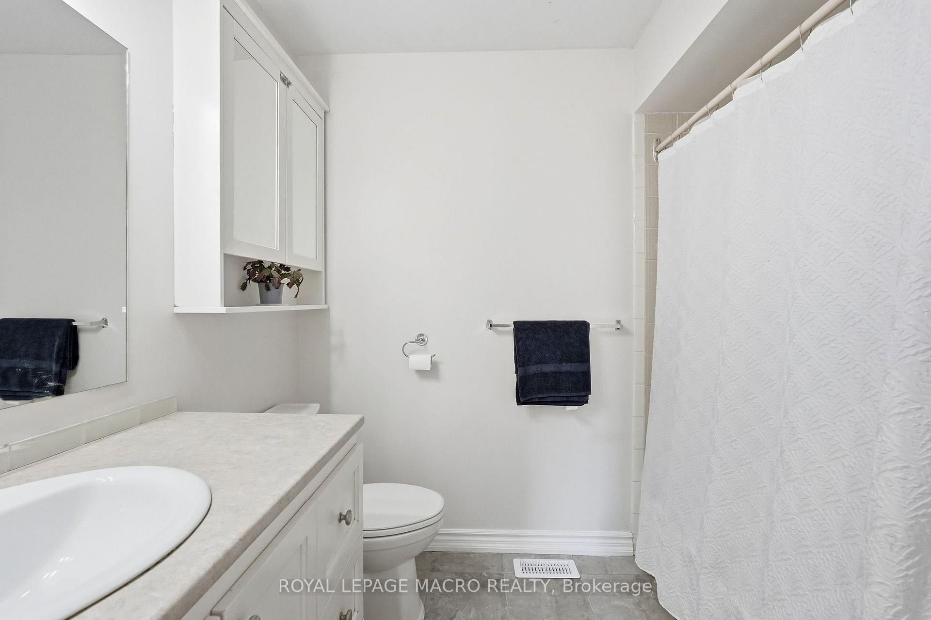 Photo 20 of 2328 Malcolm Crescent, Burlington, Brant Hills — HOMEH