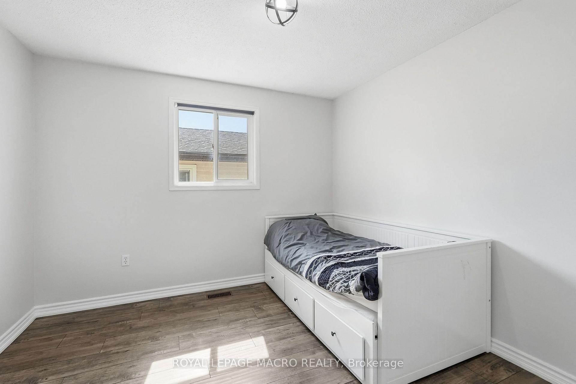 Photo 22 of 2328 Malcolm Crescent, Burlington, Brant Hills — HOMEH