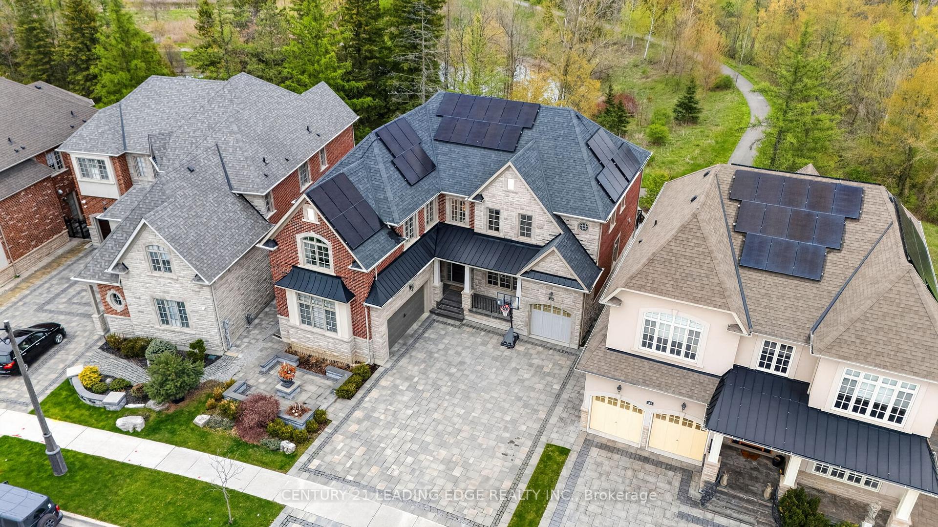 Photo 4 of 33 Stollery Pond Crescent, Markham, Devil's Elbow — HOMEH
