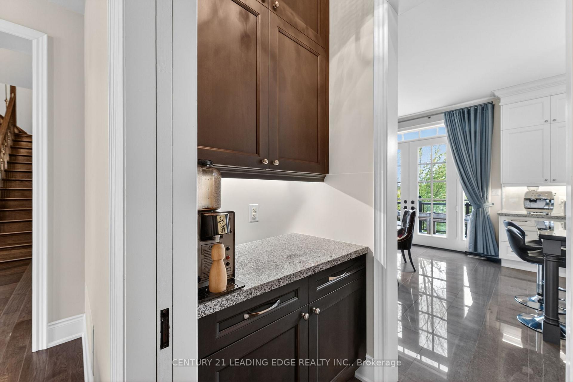Photo 10 of 33 Stollery Pond Crescent, Markham, Devil's Elbow — HOMEH