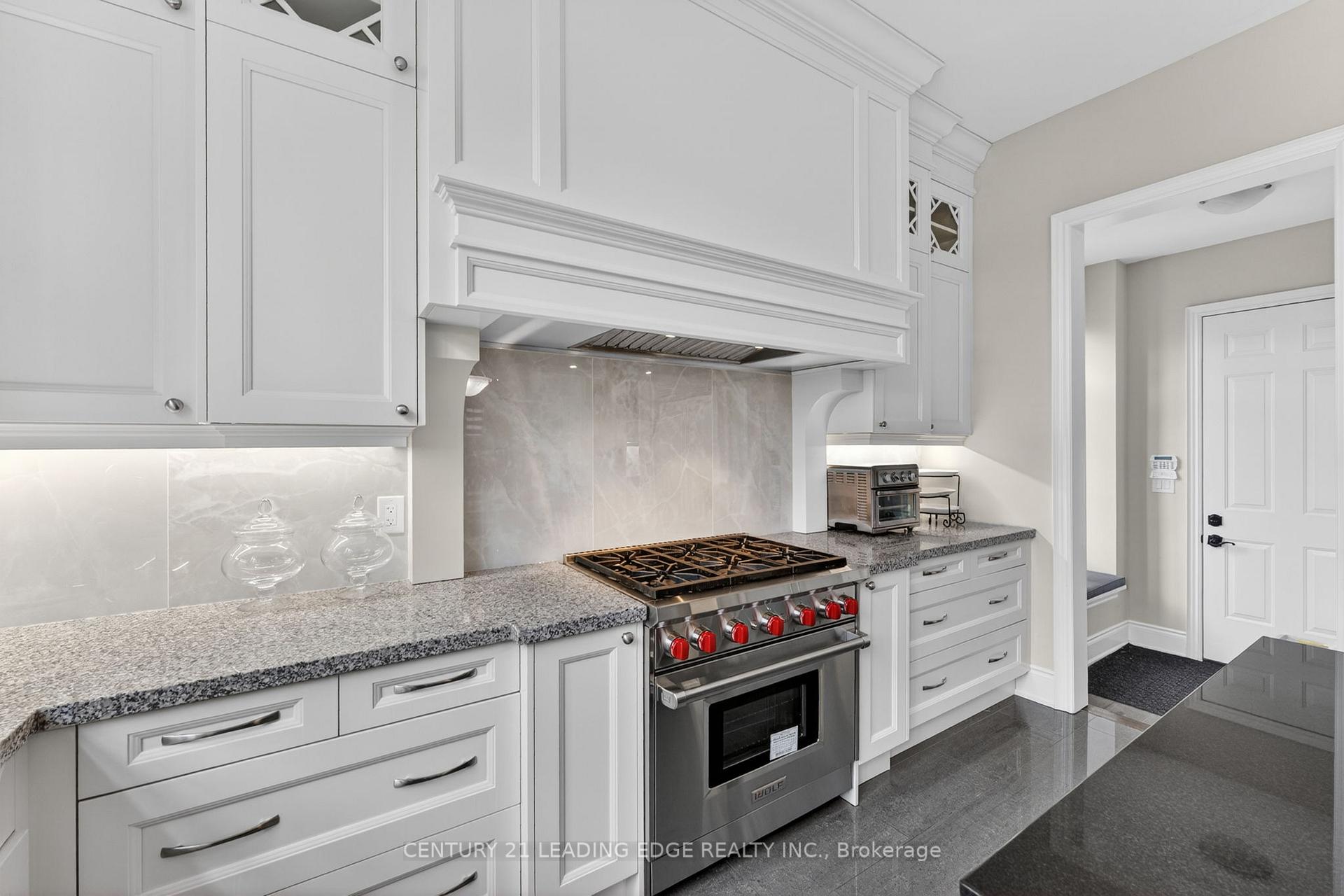 Photo 13 of 33 Stollery Pond Crescent, Markham, Devil's Elbow — HOMEH