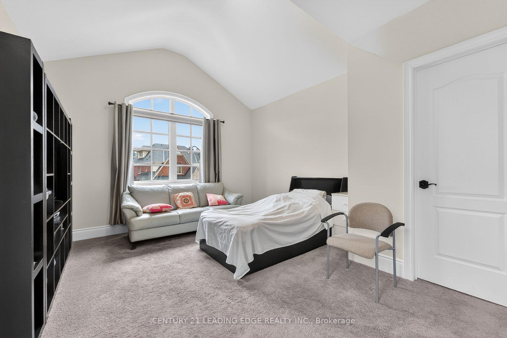 Photo 31 of 33 Stollery Pond Crescent, Markham, Devil's Elbow — HOMEH