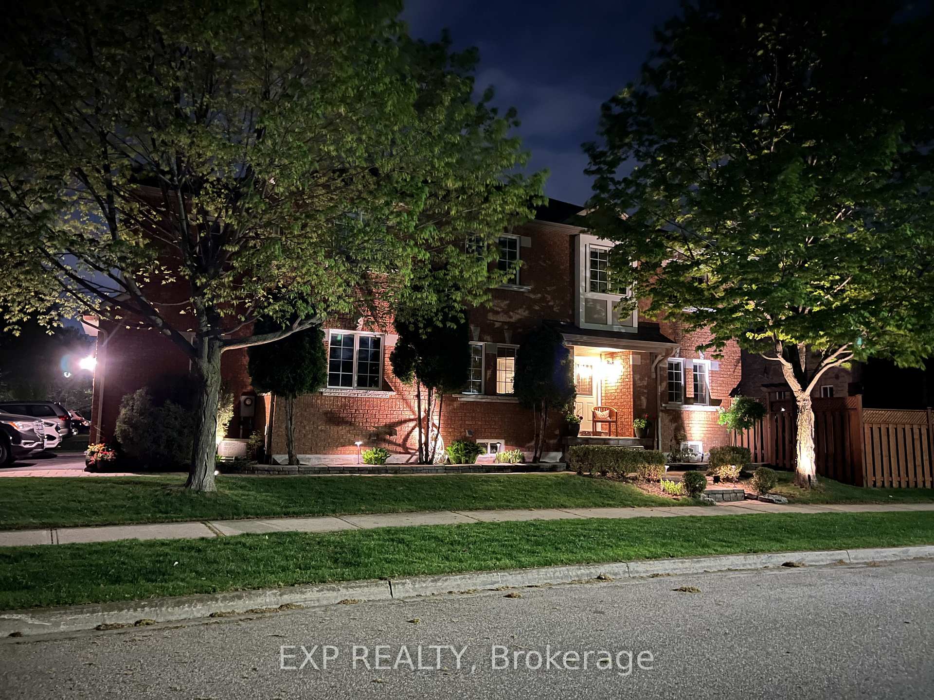 Photo 4 of 1347 Brookstar Drive, Oakville, West Oak Trails — HOMEH