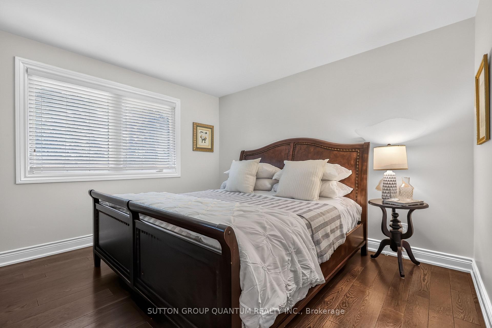 Photo 13 of 2233 Oneida Crescent, Mississauga, Erindale — HOMEH