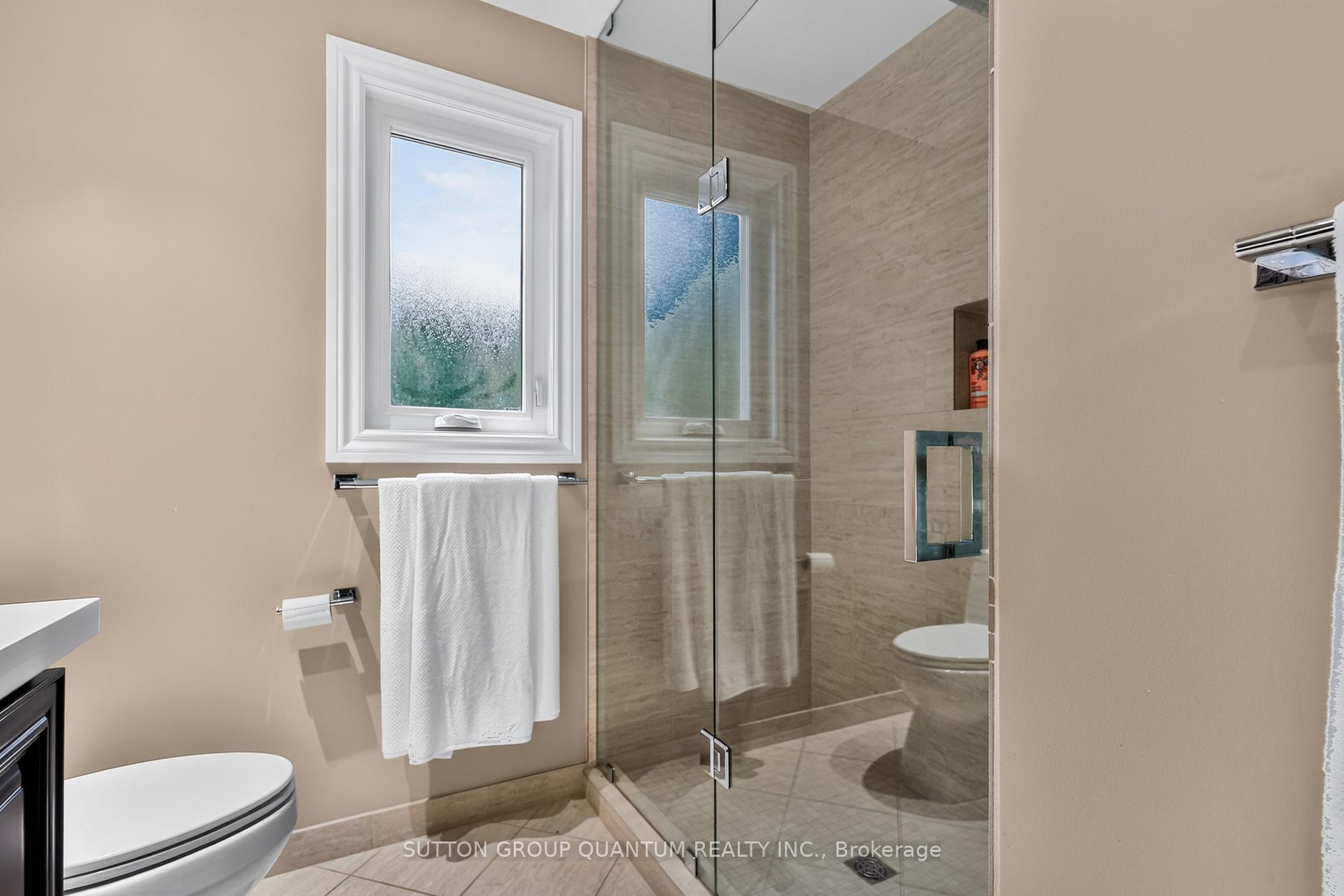 Photo 15 of 2233 Oneida Crescent, Mississauga, Erindale — HOMEH