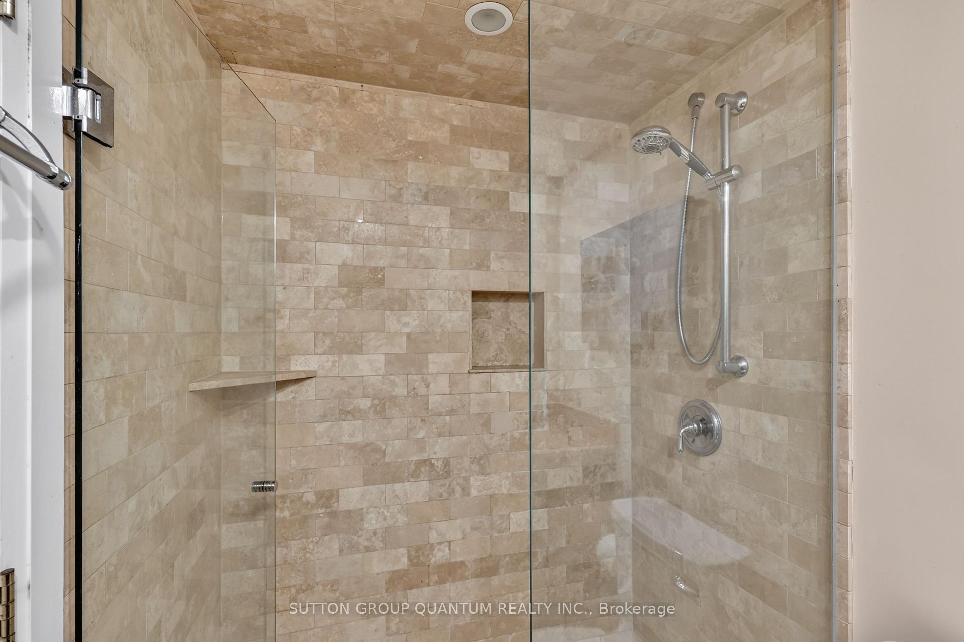 Photo 26 of 2233 Oneida Crescent, Mississauga, Erindale — HOMEH
