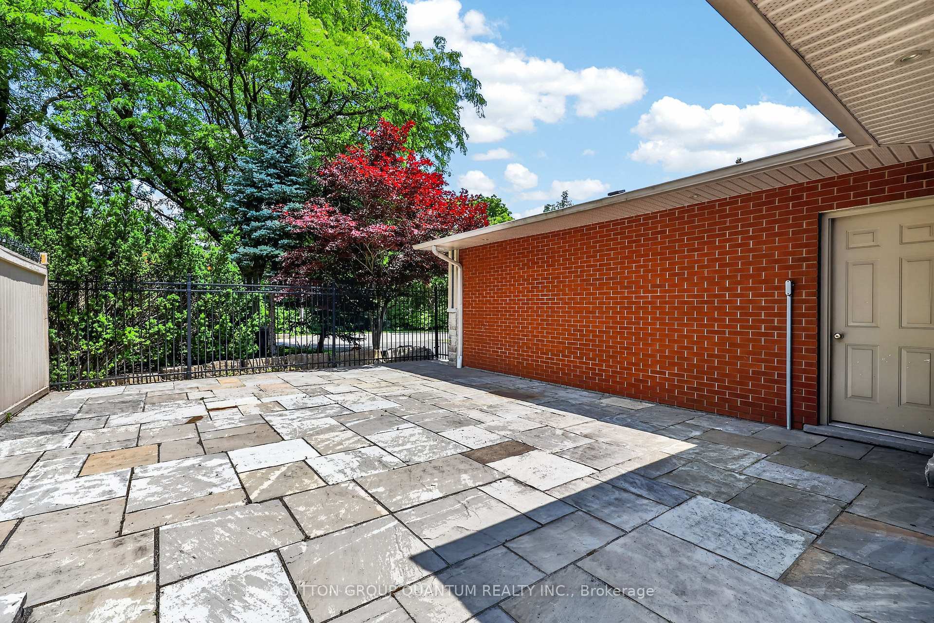 Photo 30 of 2233 Oneida Crescent, Mississauga, Erindale — HOMEH