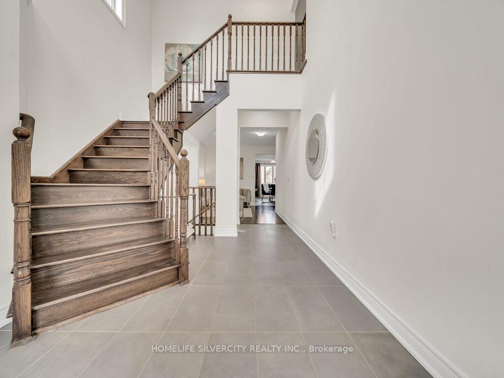Photo 8 of 15 Puffin Crescent, Brampton, Sandringham-Wellington North — HOMEH