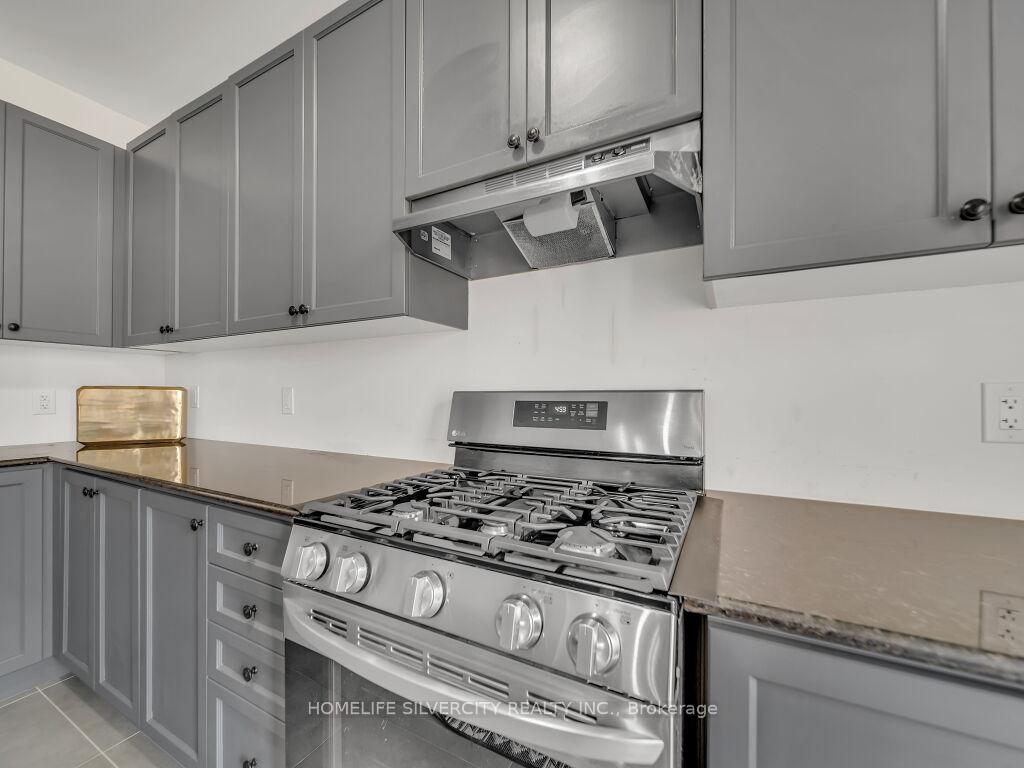 Photo 13 of 15 Puffin Crescent, Brampton, Sandringham-Wellington North — HOMEH