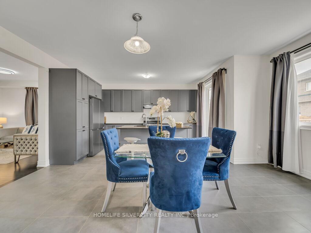 Photo 16 of 15 Puffin Crescent, Brampton, Sandringham-Wellington North — HOMEH