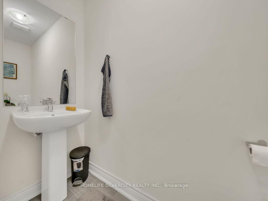 Photo 19 of 15 Puffin Crescent, Brampton, Sandringham-Wellington North — HOMEH
