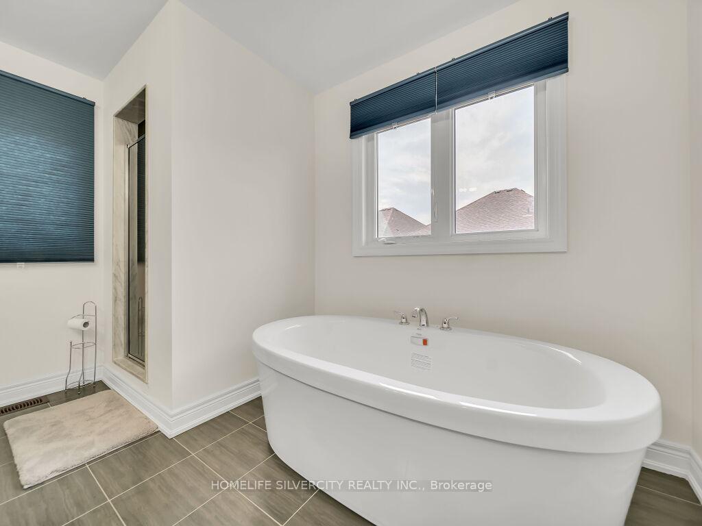 Photo 24 of 15 Puffin Crescent, Brampton, Sandringham-Wellington North — HOMEH