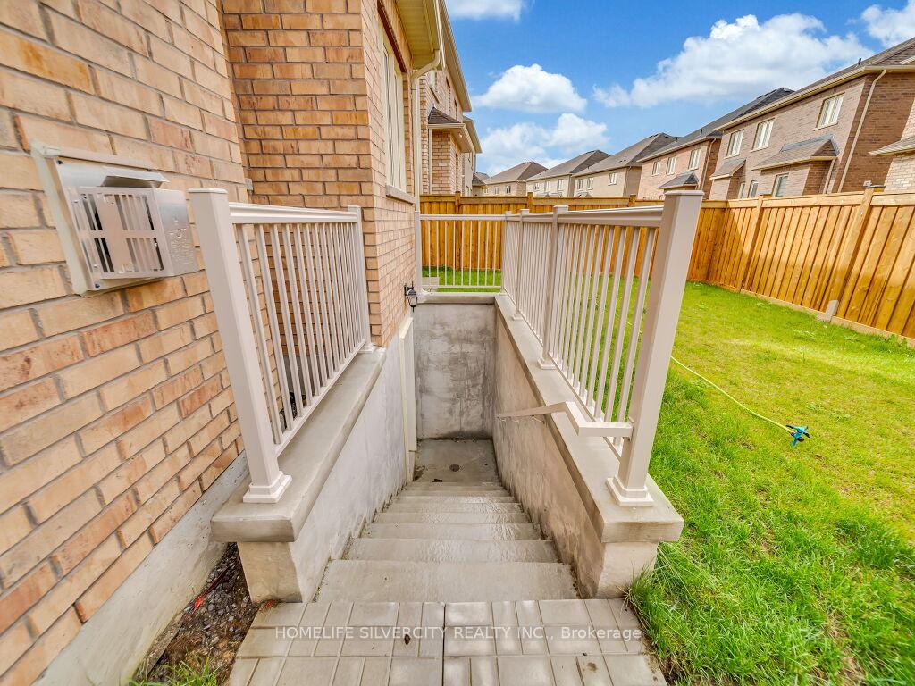 Photo 34 of 15 Puffin Crescent, Brampton, Sandringham-Wellington North — HOMEH