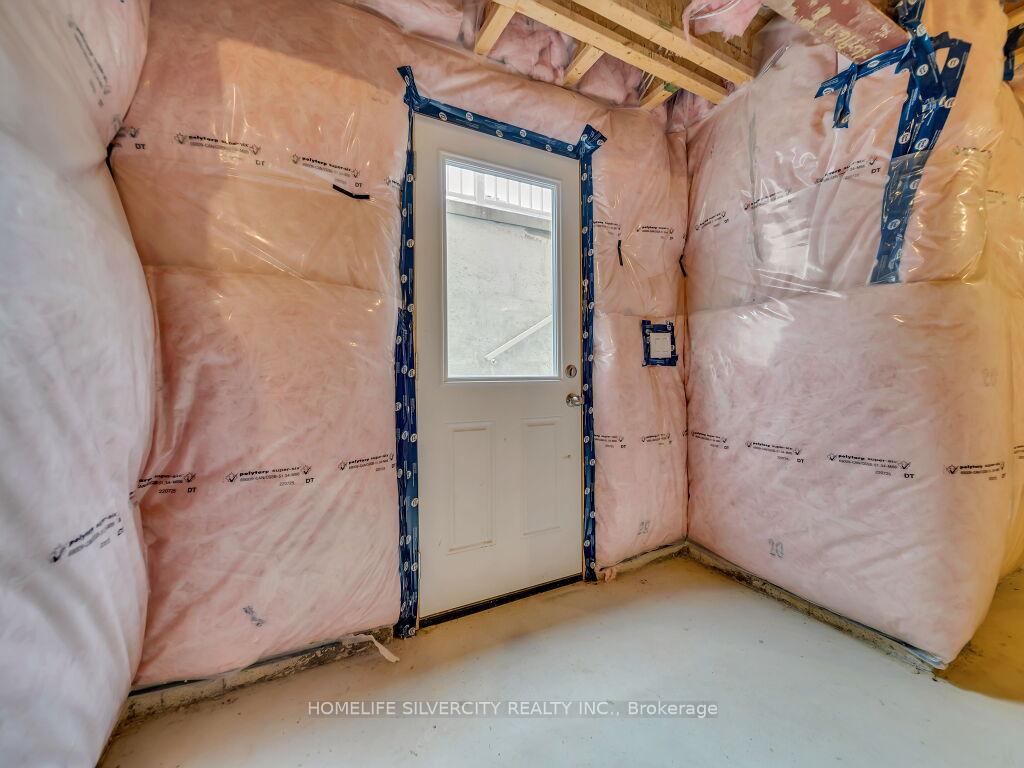 Photo 36 of 15 Puffin Crescent, Brampton, Sandringham-Wellington North — HOMEH
