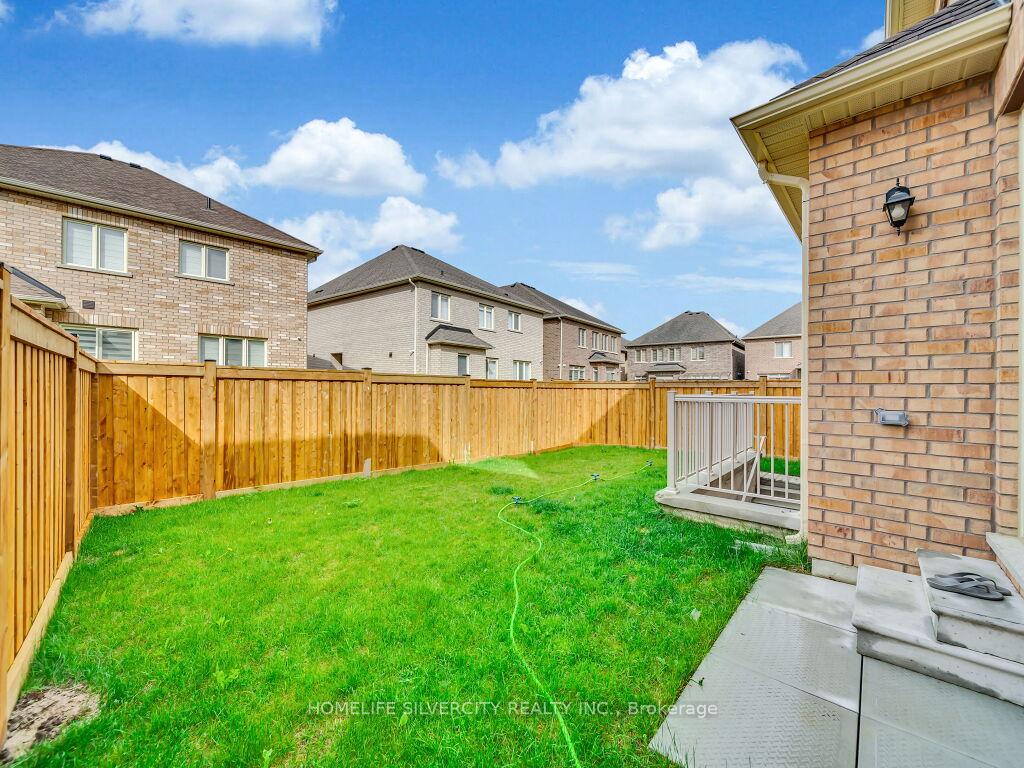 Photo 37 of 15 Puffin Crescent, Brampton, Sandringham-Wellington North — HOMEH