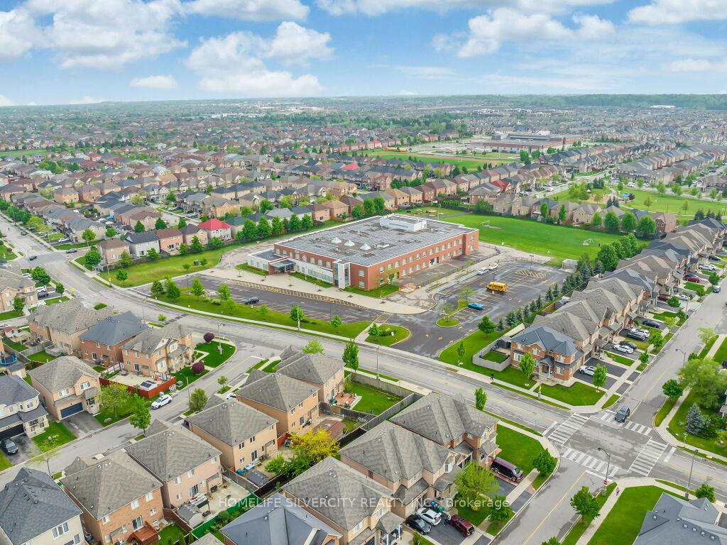Photo 39 of 15 Puffin Crescent, Brampton, Sandringham-Wellington North — HOMEH