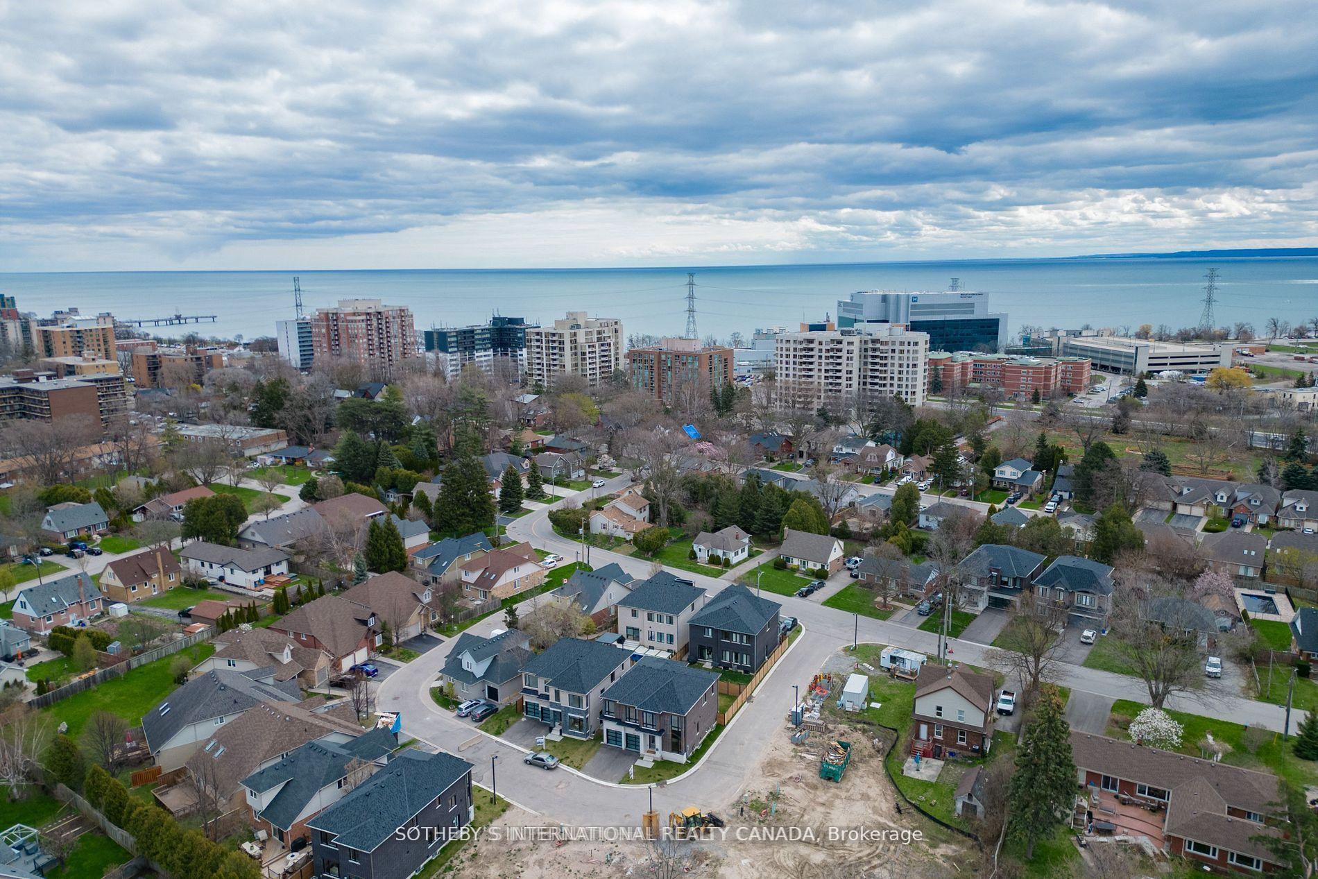 Photo 2 of 510 Markay Common, Burlington, Brant — HOMEH