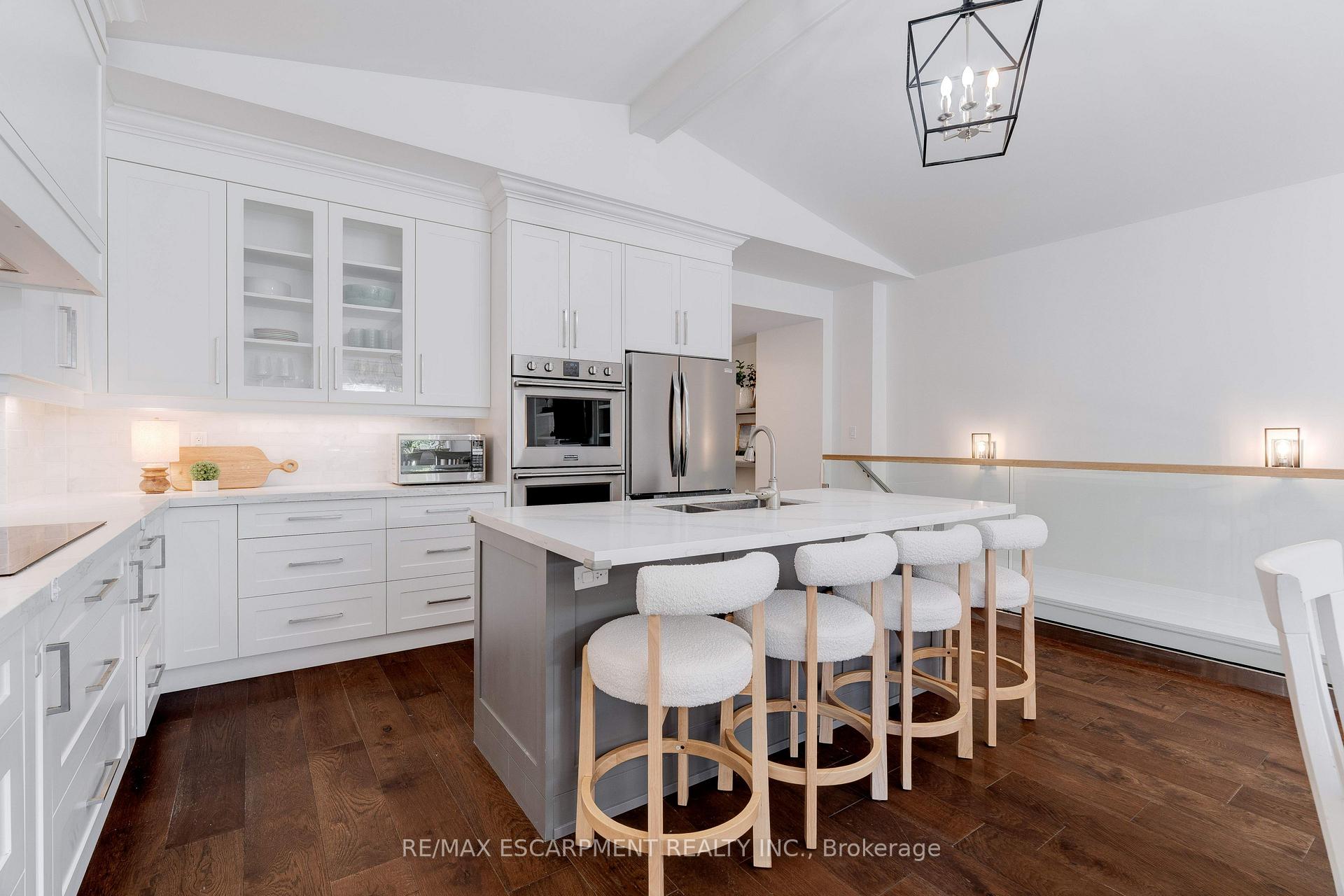 Photo 3 of 296 Kent Crescent, Burlington, Appleby — HOMEH