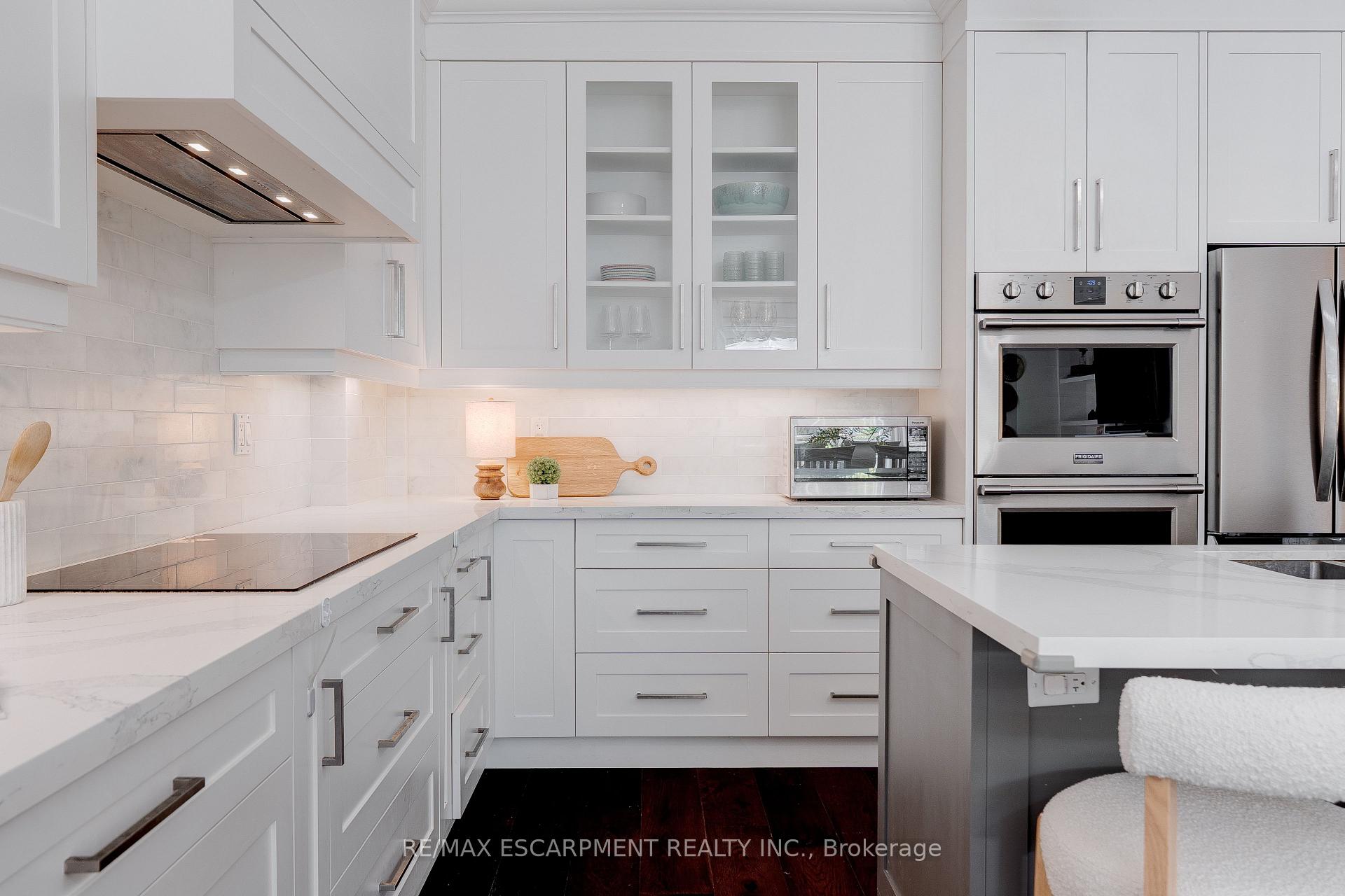 Photo 5 of 296 Kent Crescent, Burlington, Appleby — HOMEH