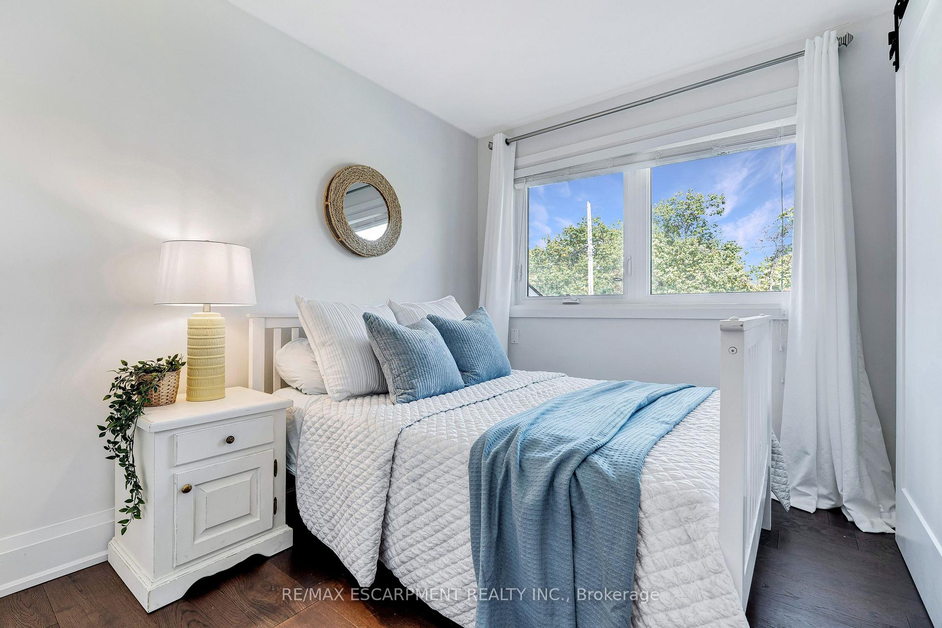 Photo 17 of 296 Kent Crescent, Burlington, Appleby — HOMEH