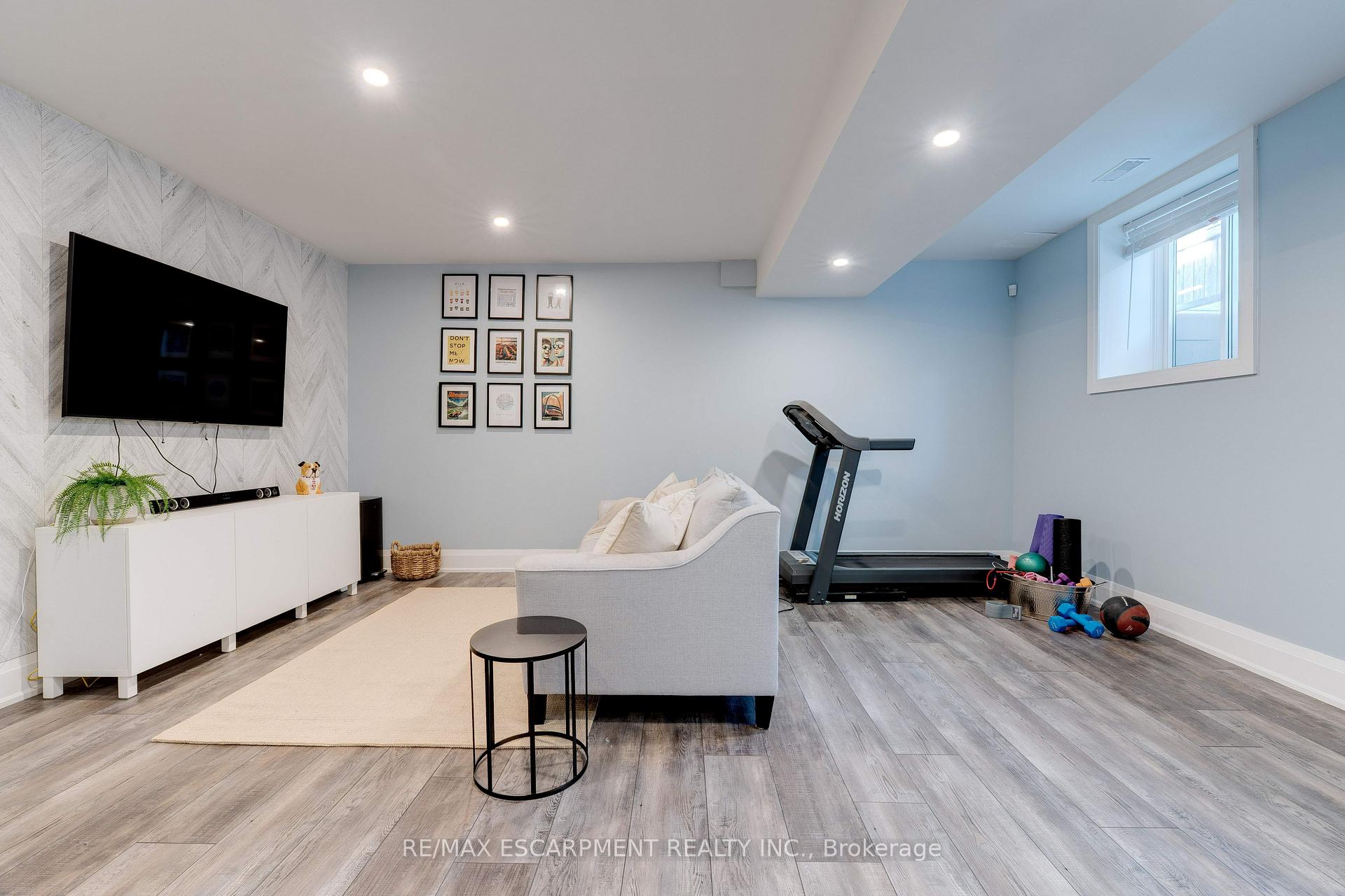 Photo 23 of 296 Kent Crescent, Burlington, Appleby — HOMEH