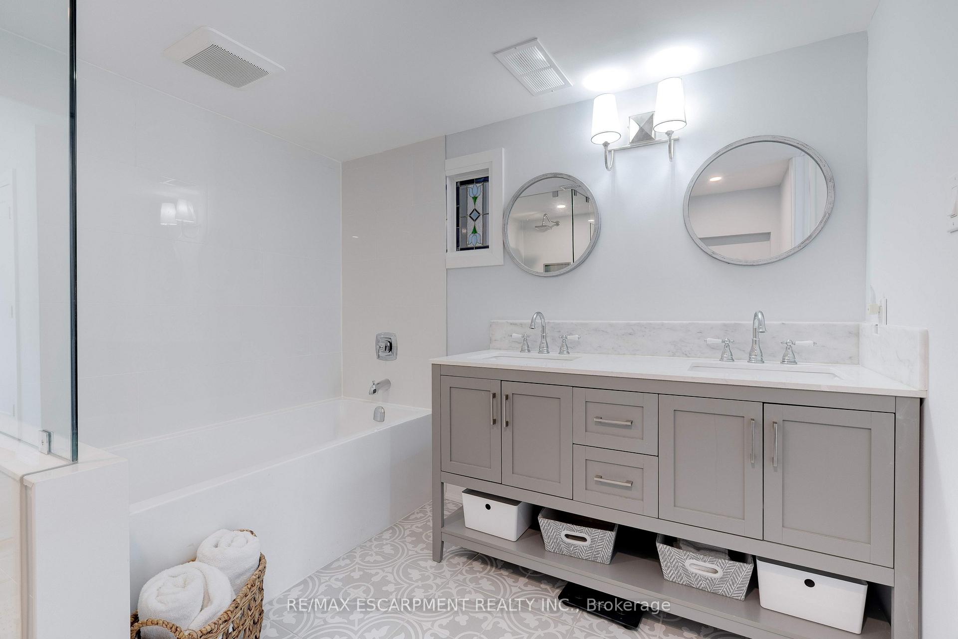 Photo 36 of 296 Kent Crescent, Burlington, Appleby — HOMEH