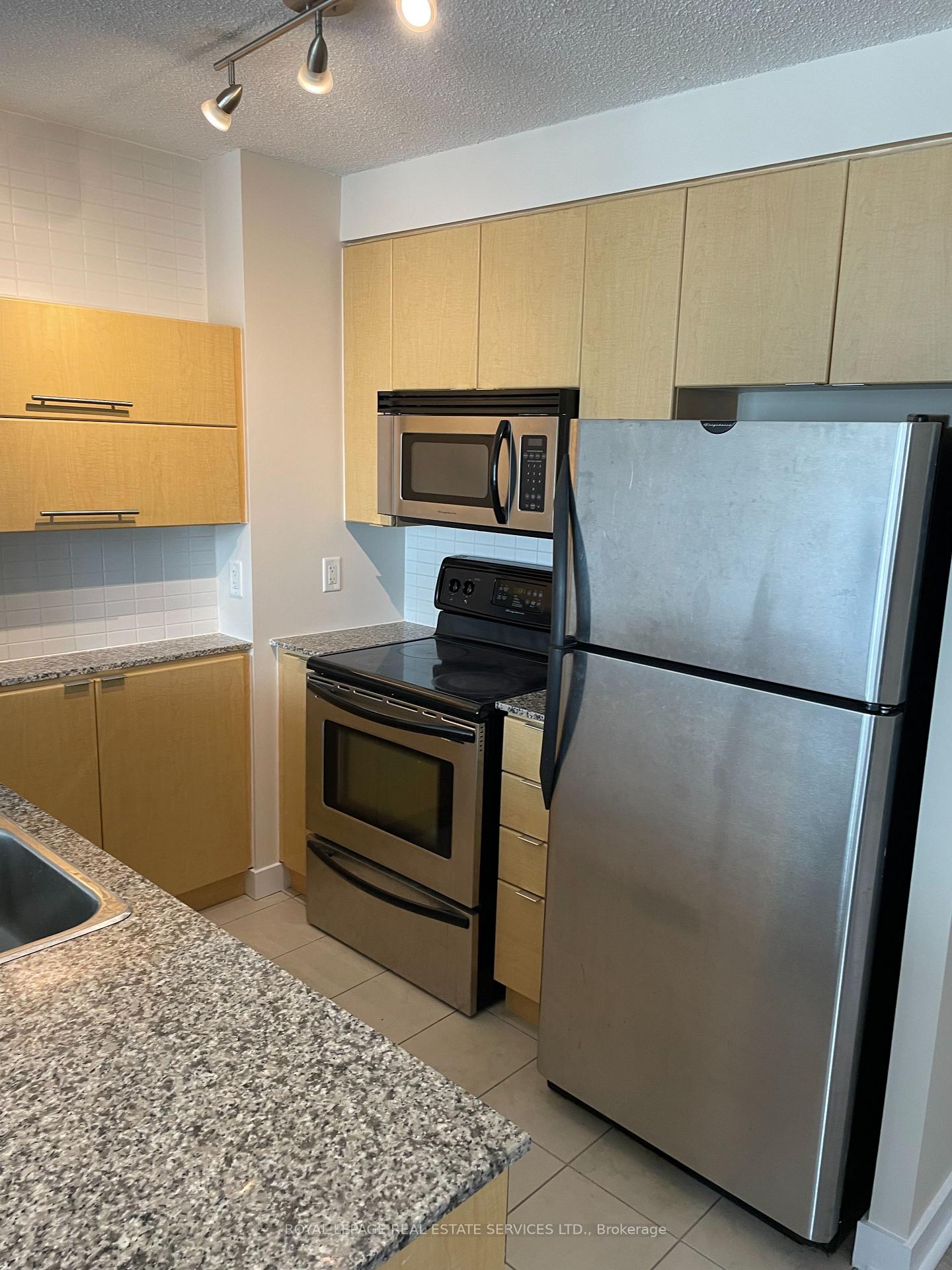 Photo 7 of Unit 907, 11 Brunel Court, Toronto, Waterfront Communities — HOMEH