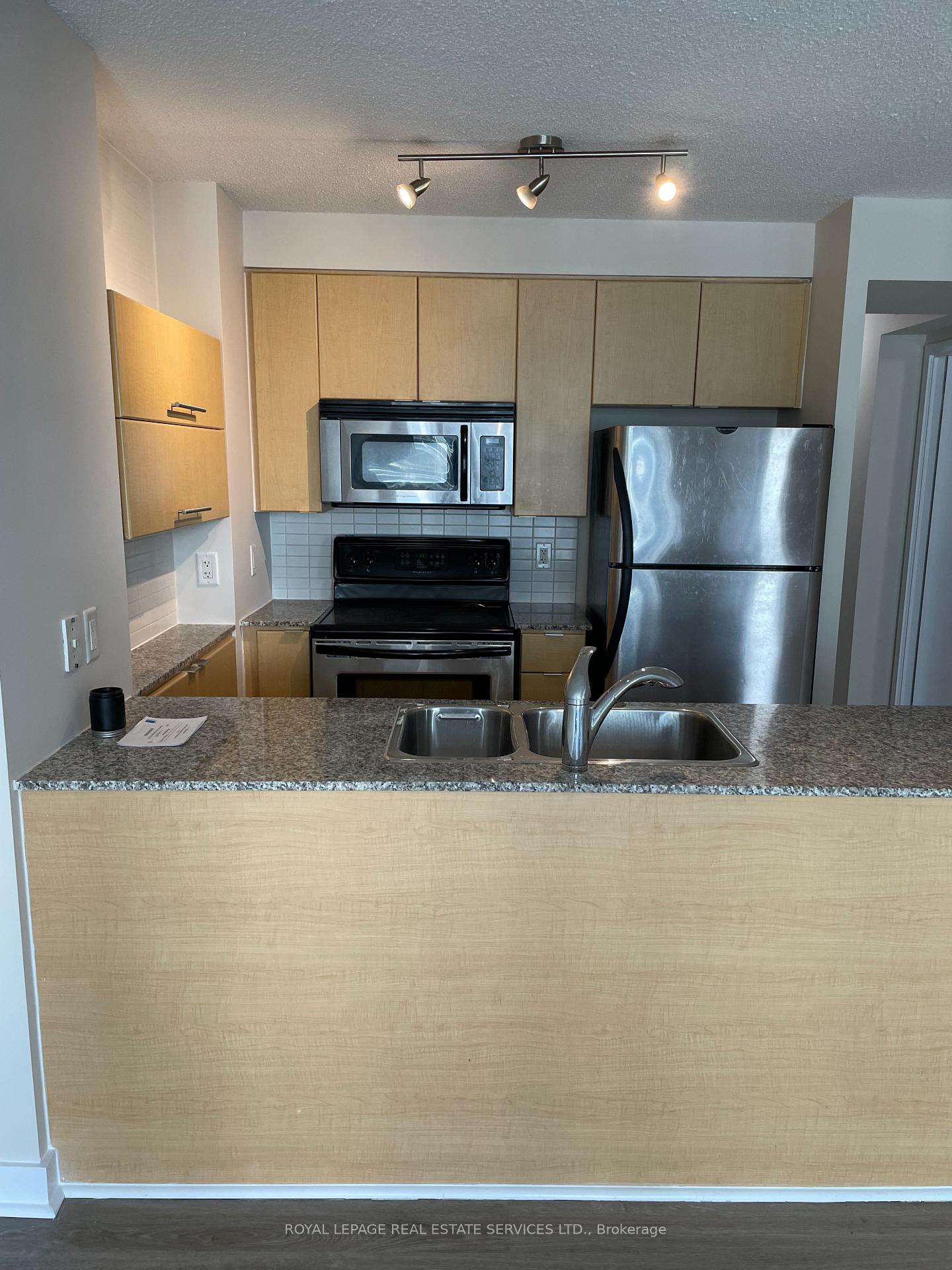 Photo 8 of Unit 907, 11 Brunel Court, Toronto, Waterfront Communities — HOMEH