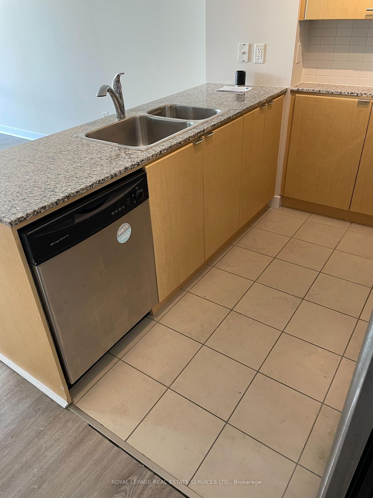 Photo 9 of Unit 907, 11 Brunel Court, Toronto, Waterfront Communities — HOMEH