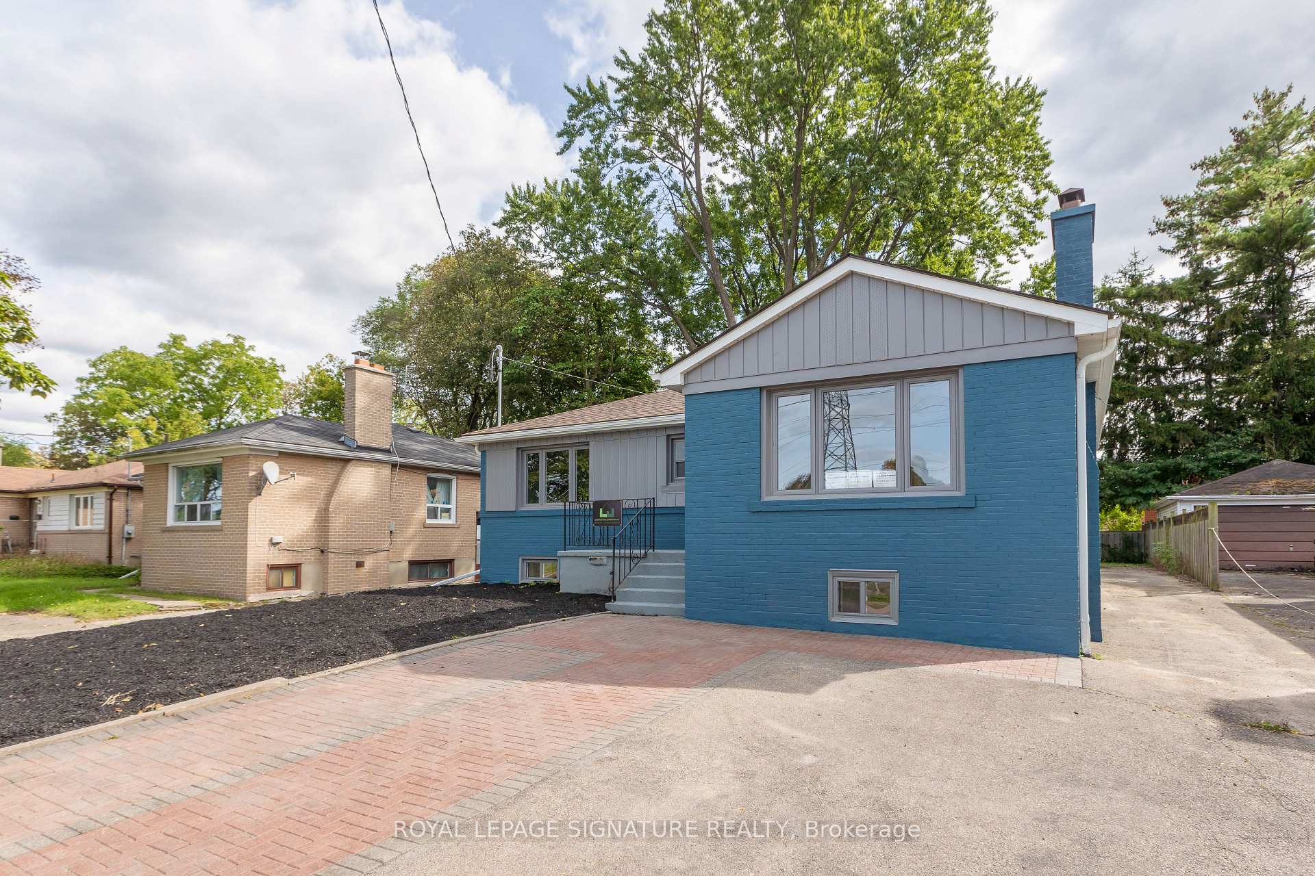 Front of Unit Lower Level, 91 Bishop Avenue