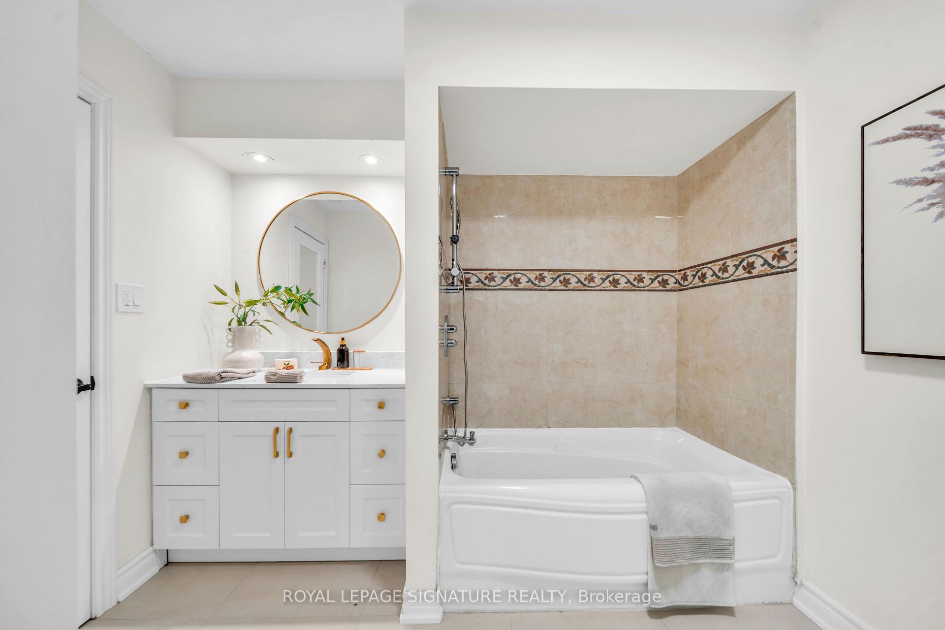 Photo 24 of 69 Silas Hill Drive, North York, Don Valley Village — HOMEH