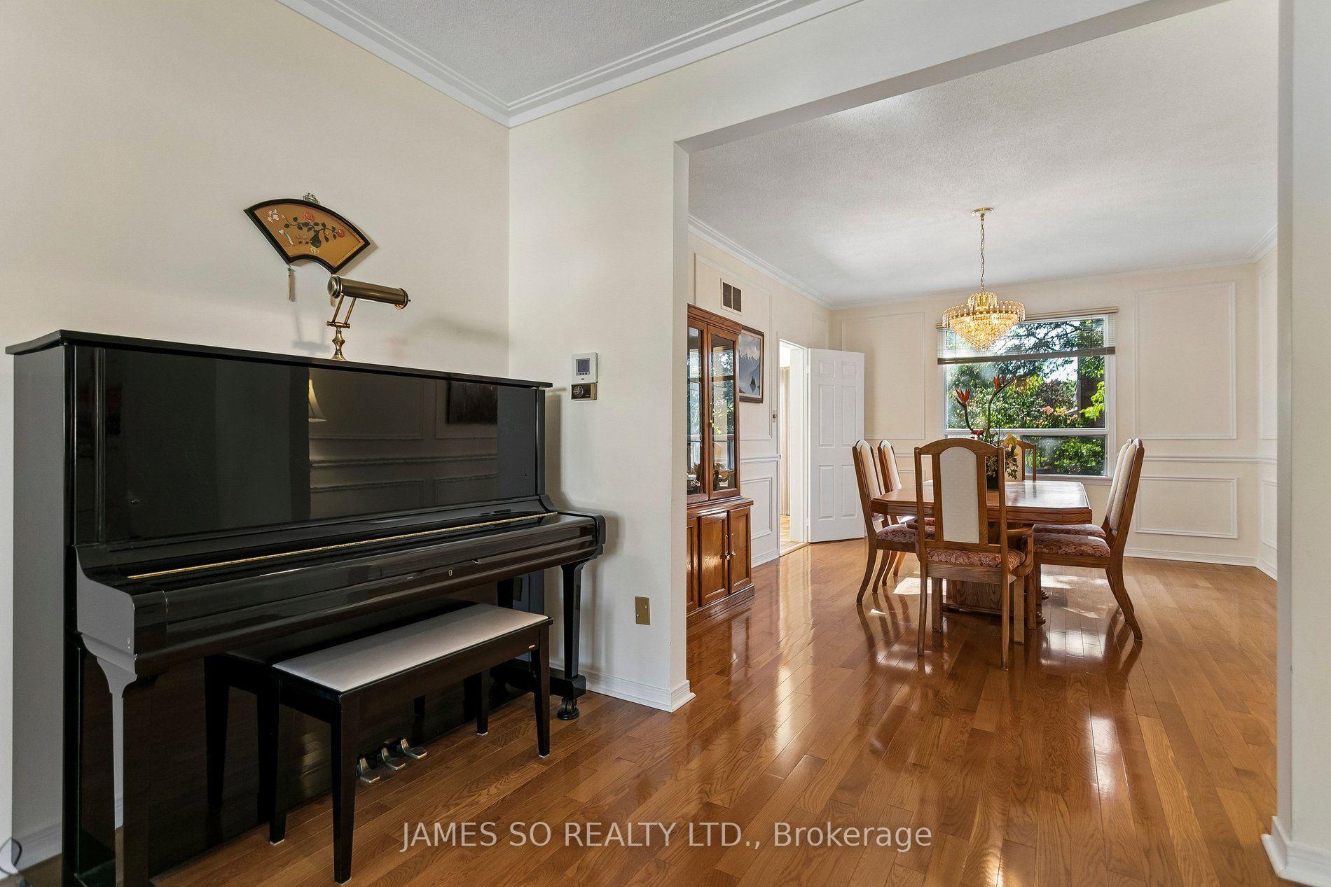 Photo 5 of 56 Ambrose Road, North York, Bayview Village — HOMEH