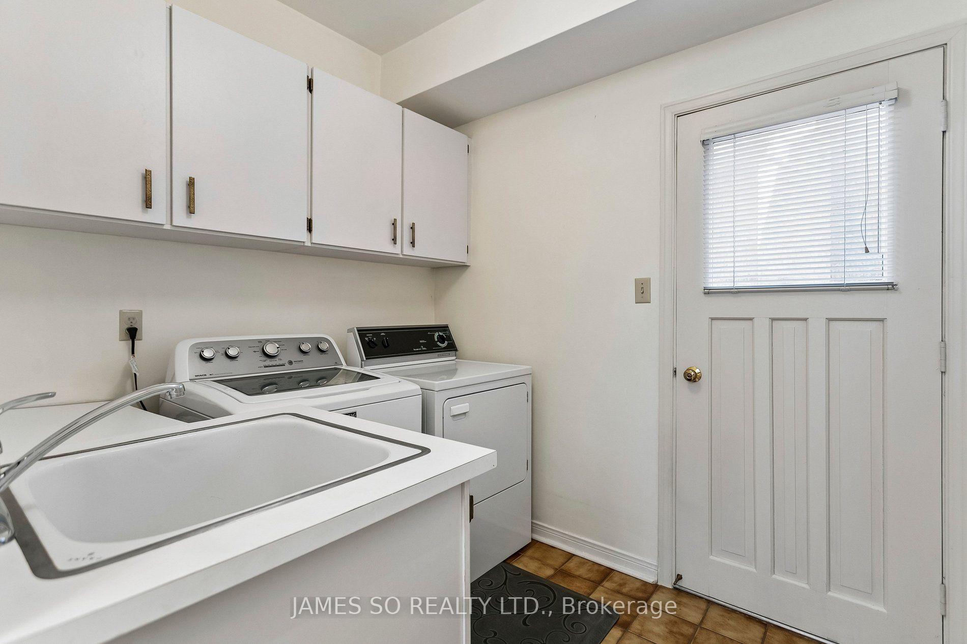 Photo 12 of 56 Ambrose Road, North York, Bayview Village — HOMEH
