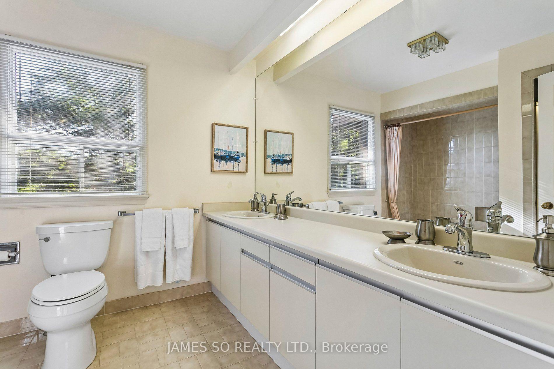 Photo 16 of 56 Ambrose Road, North York, Bayview Village — HOMEH