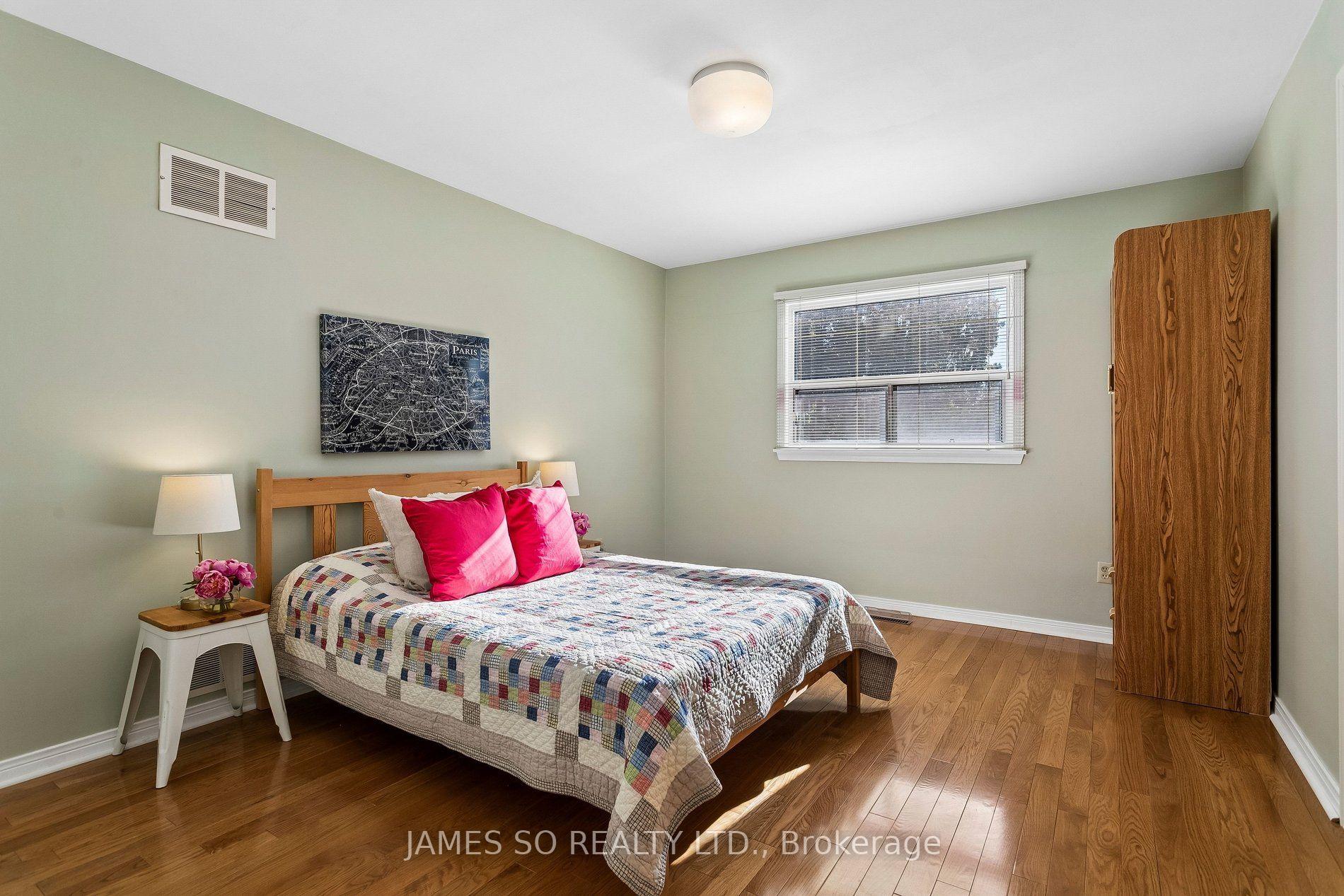 Photo 17 of 56 Ambrose Road, North York, Bayview Village — HOMEH
